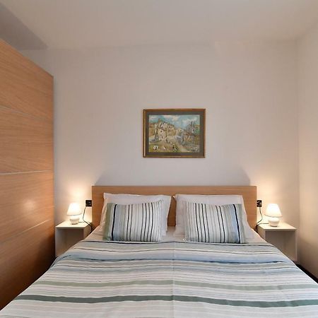 City Penthouse Vita Pula Luaran gambar