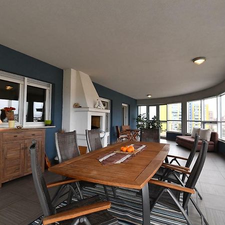 City Penthouse Vita Pula Luaran gambar