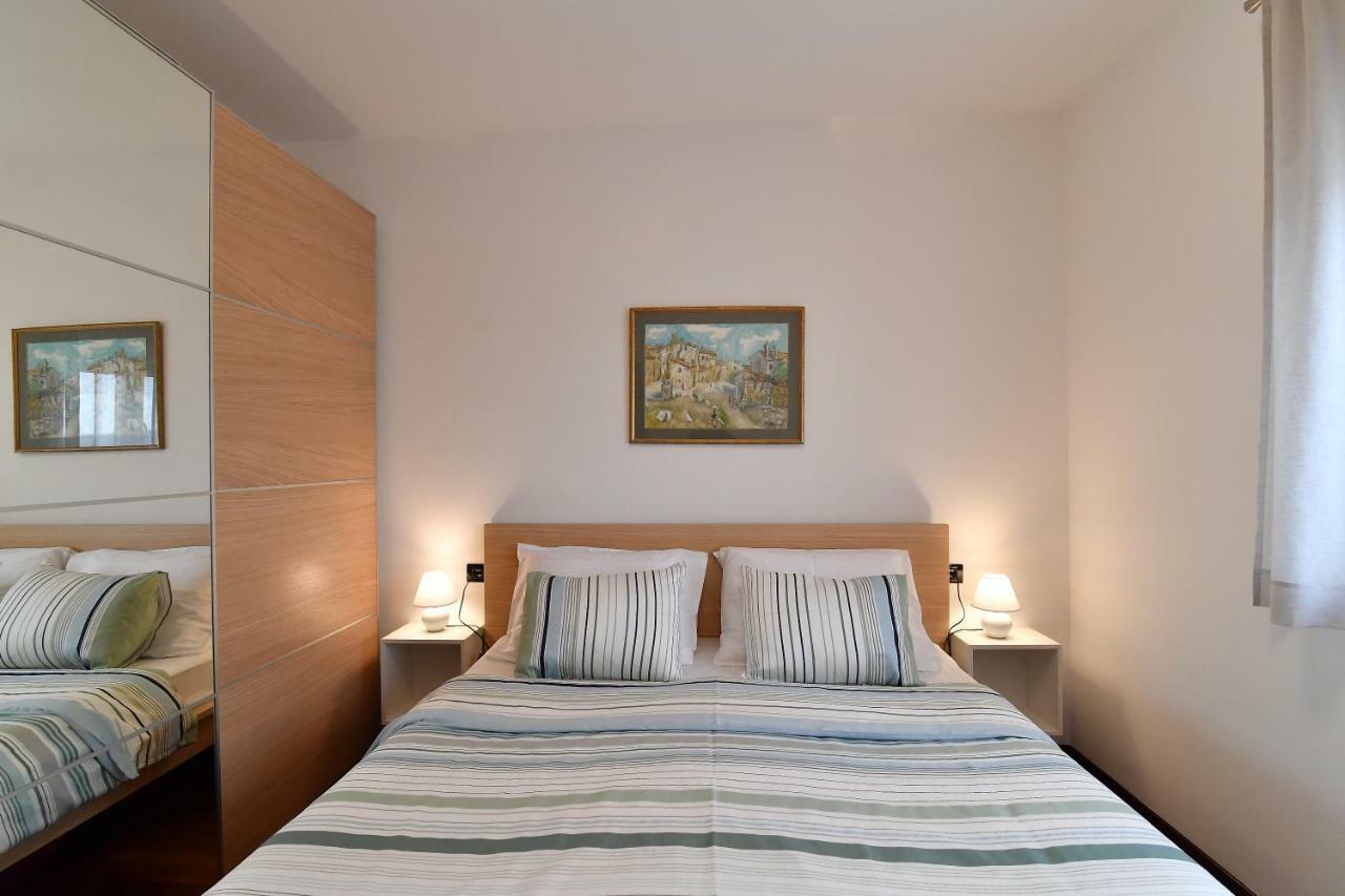 City Penthouse Vita Pula Luaran gambar