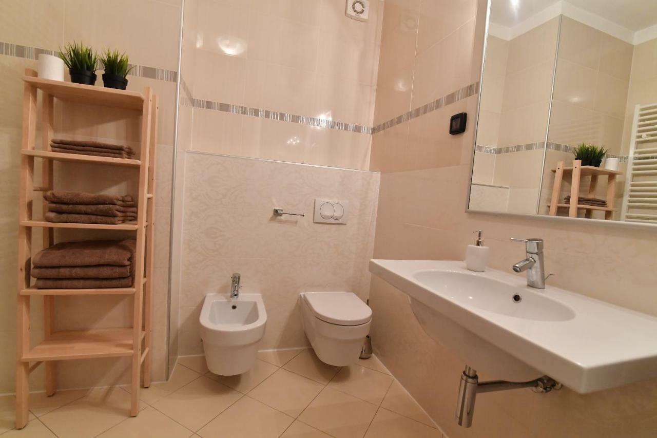 City Penthouse Vita Pula Luaran gambar