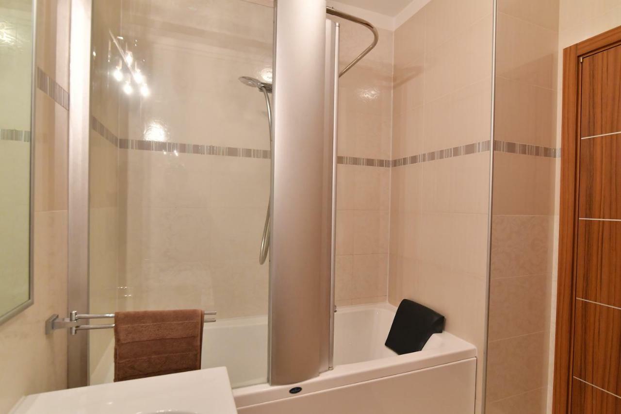 City Penthouse Vita Pula Luaran gambar