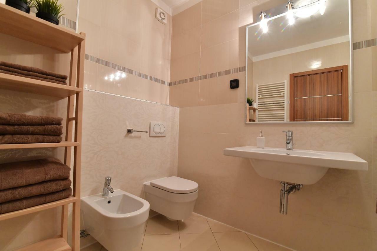 City Penthouse Vita Pula Luaran gambar