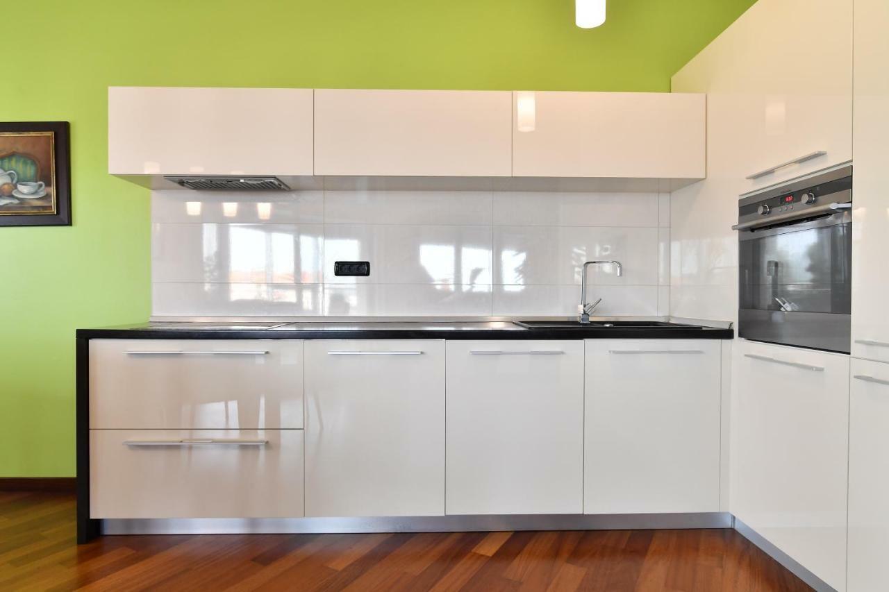 City Penthouse Vita Pula Luaran gambar