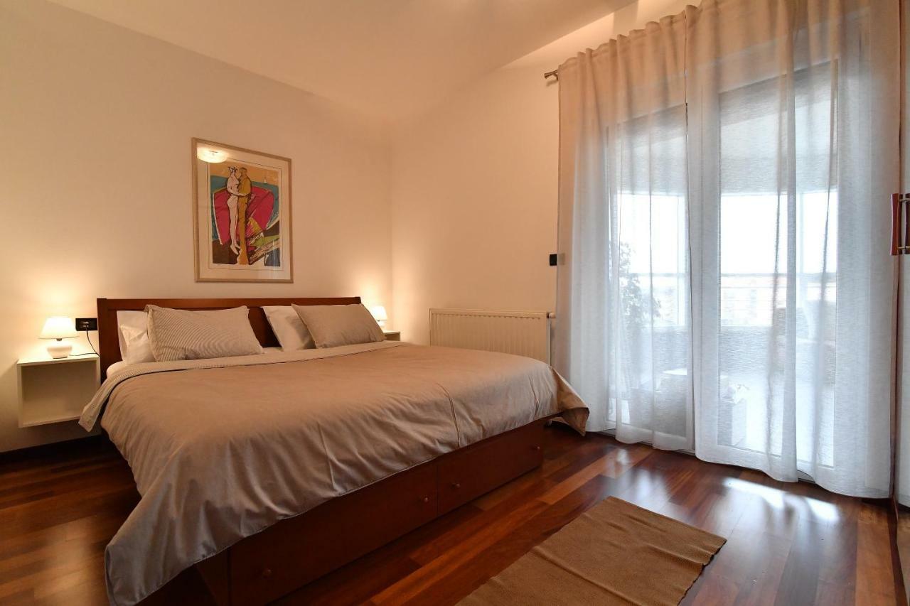 City Penthouse Vita Pula Luaran gambar
